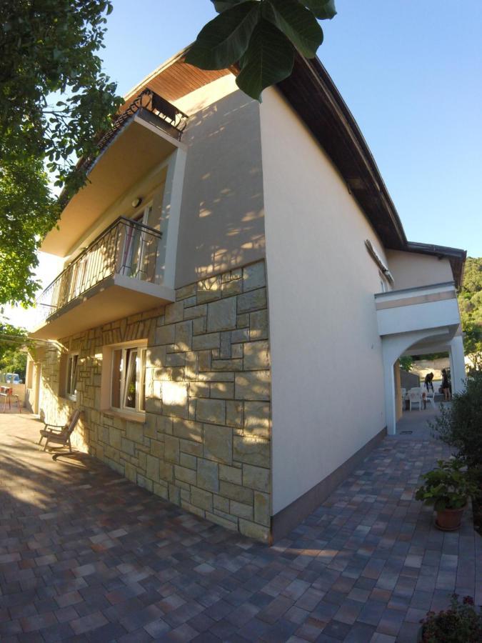 Apartmani Olivera 2 Supetarska Draga Kültér fotó